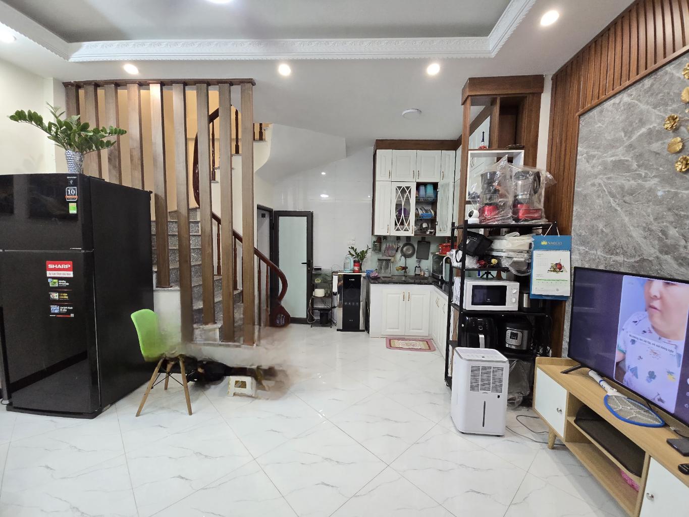 Bán nhà 5 tầng Phúc Lợi mặt tiền 5m gần ô tô thiết kế mỗi tầng 1 phòng khép kín, nhà mới ở ngay